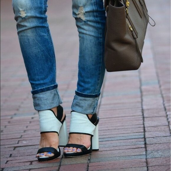 BCBG MaxAzria Size 10 Jovian High Heels Black White Leather Sandals BCBGMaxAzria - Picture 13 of 14